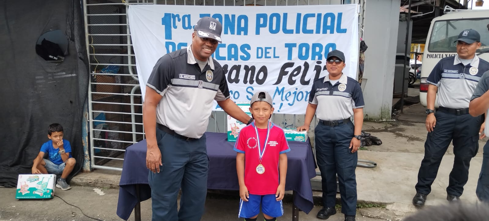 Policía de menores. Panama