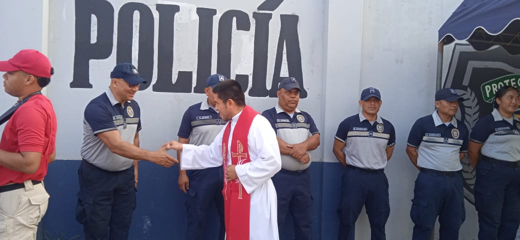 Policía panameña en la semana Santa